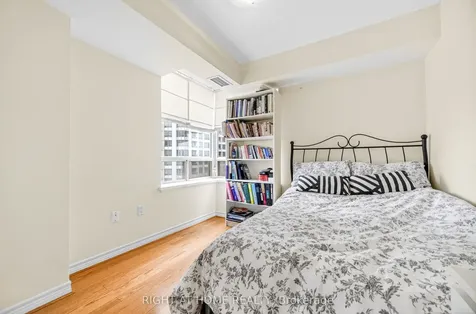 88 Grandview Way Toronto ON M2N 6V6
