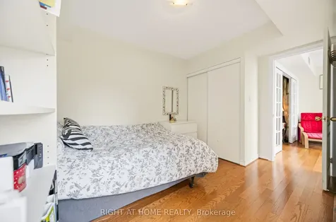 88 Grandview Way Toronto ON M2N 6V6