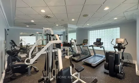88 Grandview Way Toronto ON M2N 6V6
