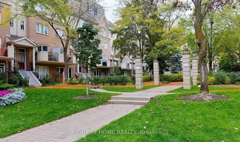 88 Grandview Way Toronto ON M2N 6V6