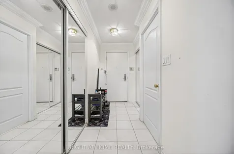 88 Grandview Way Toronto ON M2N 6V6