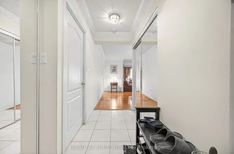 88 Grandview Way Toronto ON M2N 6V6