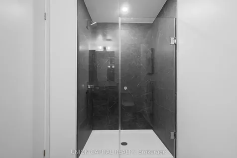 252 Church Street Toronto ON M5B 0E6