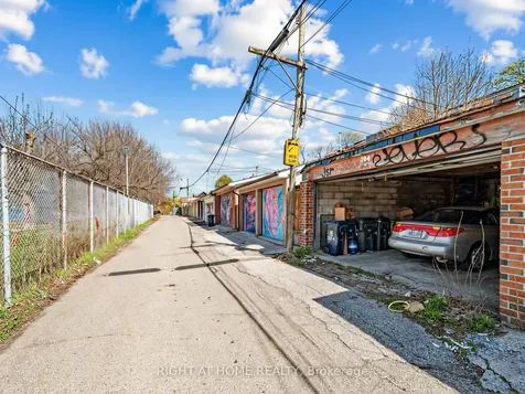 284 Grace Street Toronto ON M6G 3A6