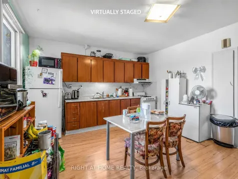 284 Grace Street Toronto ON M6G 3A6