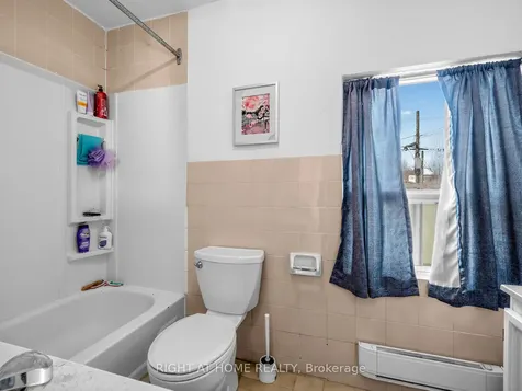 284 Grace Street Toronto ON M6G 3A6