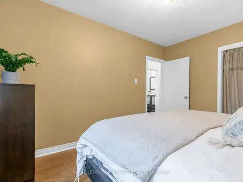 23 Ballymena Court Toronto ON M3C 2B8