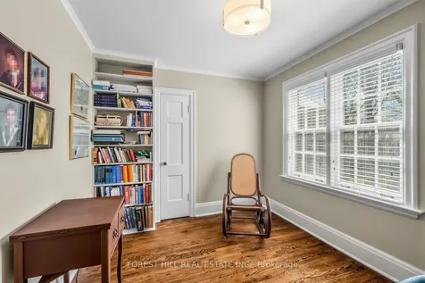 339 Cortleigh Boulevard Toronto ON M5N 1R2