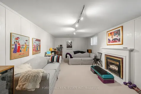 339 Cortleigh Boulevard Toronto ON M5N 1R2