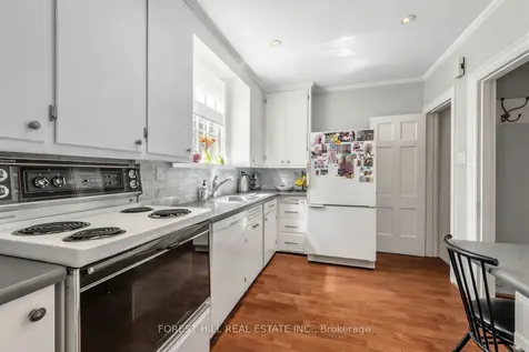 339 Cortleigh Boulevard Toronto ON M5N 1R2