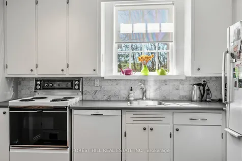 339 Cortleigh Boulevard Toronto ON M5N 1R2