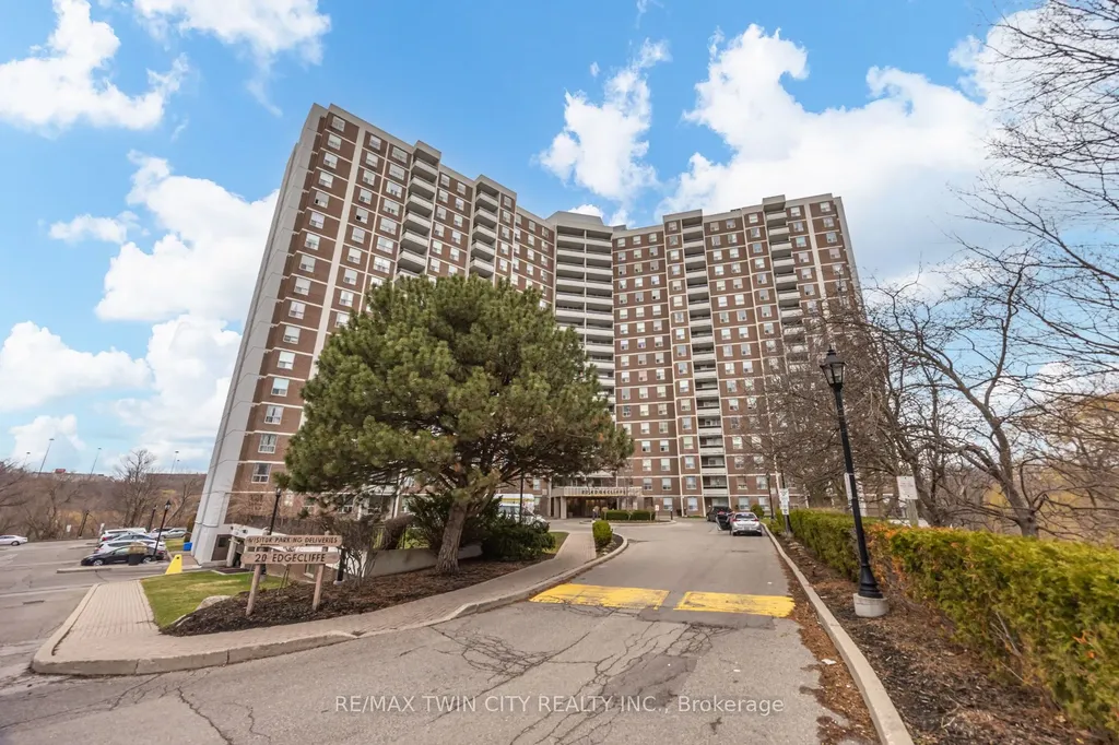 20 Edgecliff Golfway Toronto ON M3C 3A4