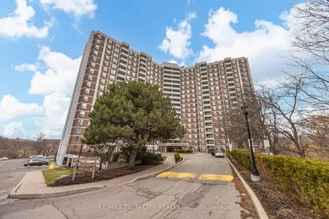 20 Edgecliff Golfway Toronto ON M3C 3A4