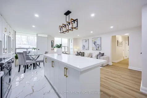 20 Edgecliff Golfway Toronto ON M3C 3A4