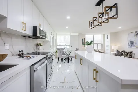 20 Edgecliff Golfway Toronto ON M3C 3A4