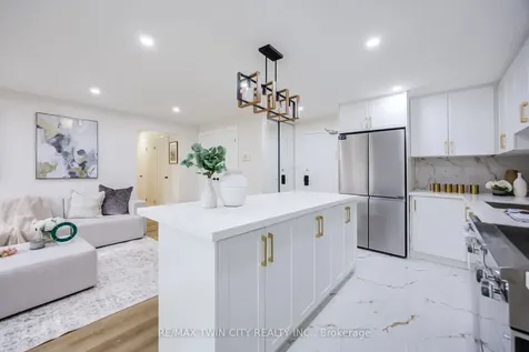 20 Edgecliff Golfway Toronto ON M3C 3A4