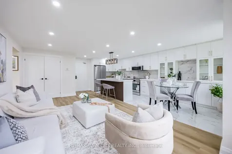 20 Edgecliff Golfway Toronto ON M3C 3A4
