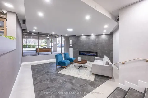 20 Edgecliff Golfway Toronto ON M3C 3A4