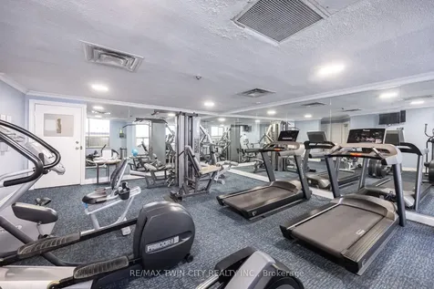 20 Edgecliff Golfway Toronto ON M3C 3A4