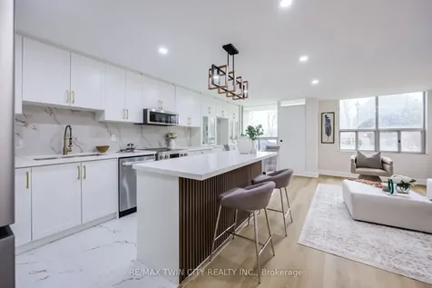 20 Edgecliff Golfway Toronto ON M3C 3A4