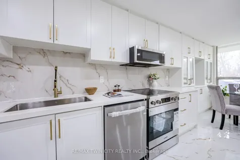 20 Edgecliff Golfway Toronto ON M3C 3A4