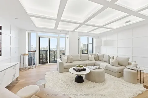 330 Richmond Street W Toronto ON M5V 0M4
