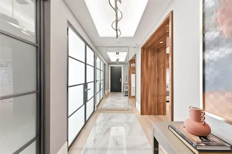 330 Richmond Street W Toronto ON M5V 0M4