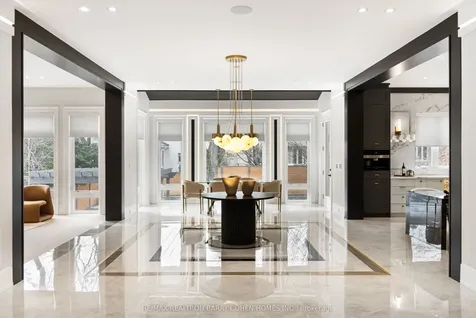 192 Lord Seaton Road Toronto ON M2P 1K9