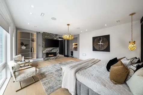 192 Lord Seaton Road Toronto ON M2P 1K9
