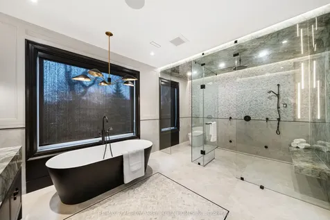 192 Lord Seaton Road Toronto ON M2P 1K9