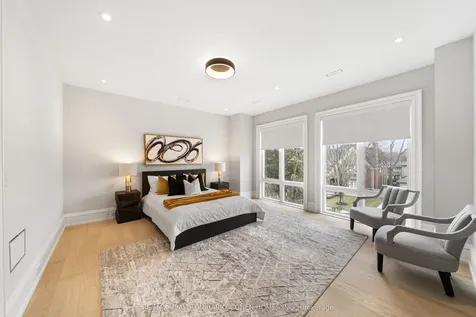 192 Lord Seaton Road Toronto ON M2P 1K9
