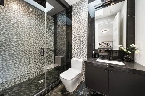 192 Lord Seaton Road Toronto ON M2P 1K9