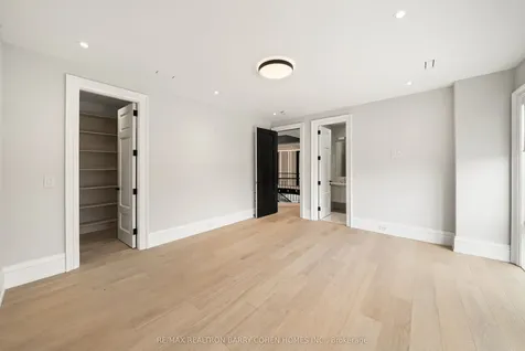 192 Lord Seaton Road Toronto ON M2P 1K9