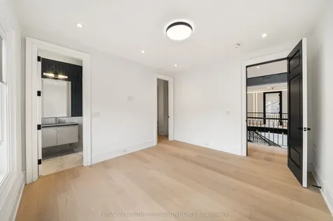 192 Lord Seaton Road Toronto ON M2P 1K9