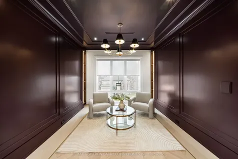 192 Lord Seaton Road Toronto ON M2P 1K9