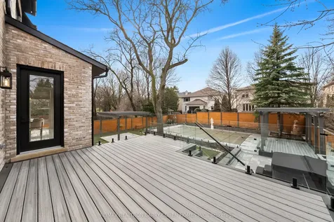 192 Lord Seaton Road Toronto ON M2P 1K9