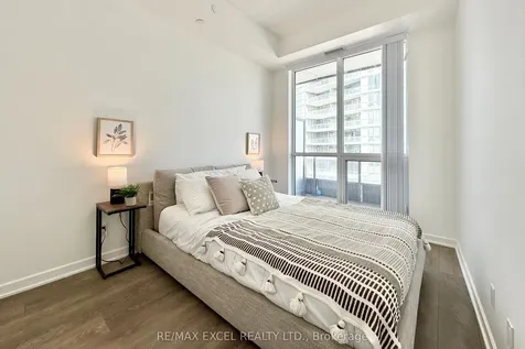 38 Forest Manor Road Toronto ON M2J 0H4