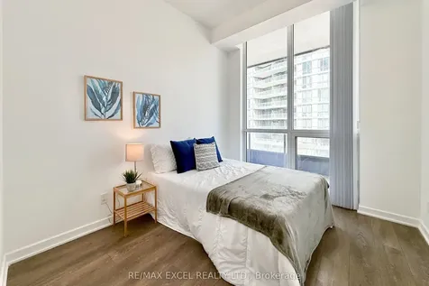 38 Forest Manor Road Toronto ON M2J 0H4