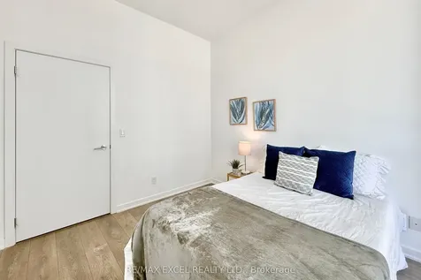 38 Forest Manor Road Toronto ON M2J 0H4