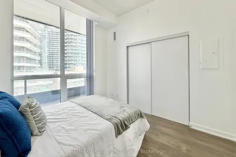 38 Forest Manor Road Toronto ON M2J 0H4