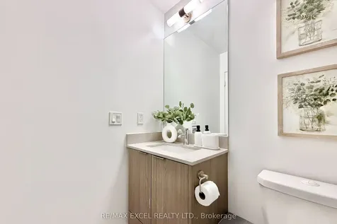 38 Forest Manor Road Toronto ON M2J 0H4