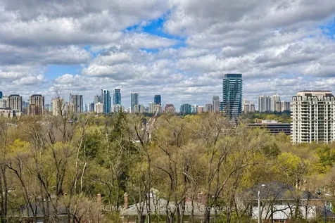 38 Forest Manor Road Toronto ON M2J 0H4