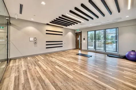38 Forest Manor Road Toronto ON M2J 0H4