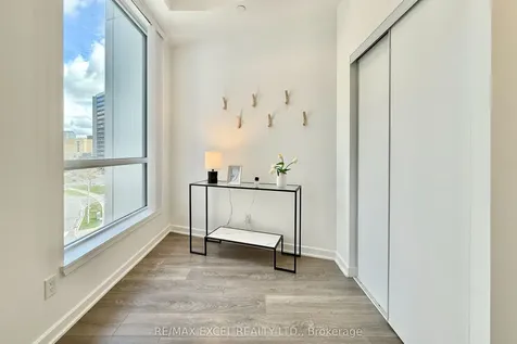 38 Forest Manor Road Toronto ON M2J 0H4