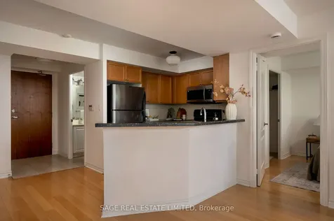 3830 Bathurst Street Toronto ON M3H 6C5