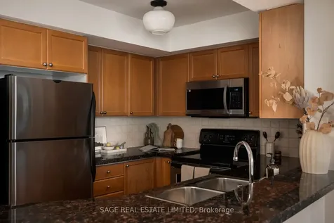 3830 Bathurst Street Toronto ON M3H 6C5