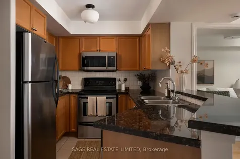 3830 Bathurst Street Toronto ON M3H 6C5