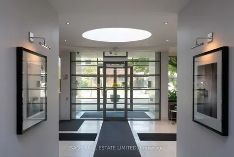 3830 Bathurst Street Toronto ON M3H 6C5