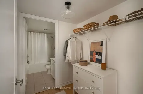 3830 Bathurst Street Toronto ON M3H 6C5