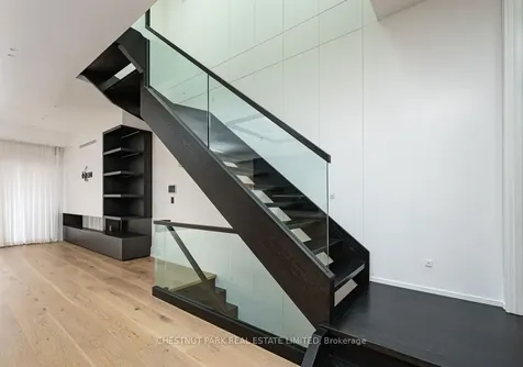232 Snowdon Avenue Toronto ON M4N 2B3